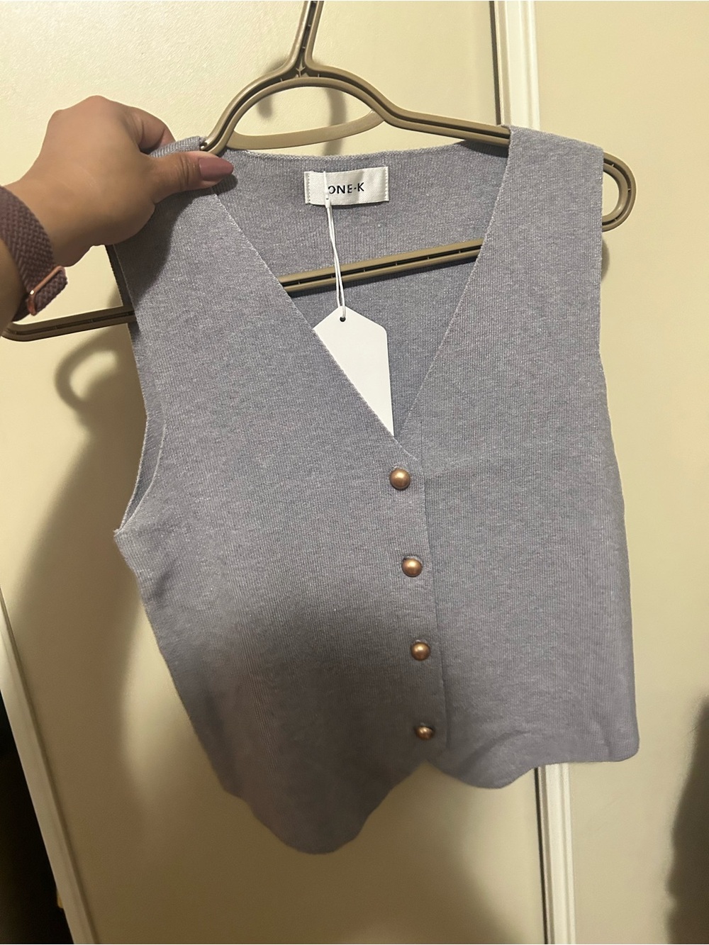 v gray